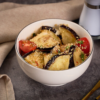 Салат с хрустящими баклажанами